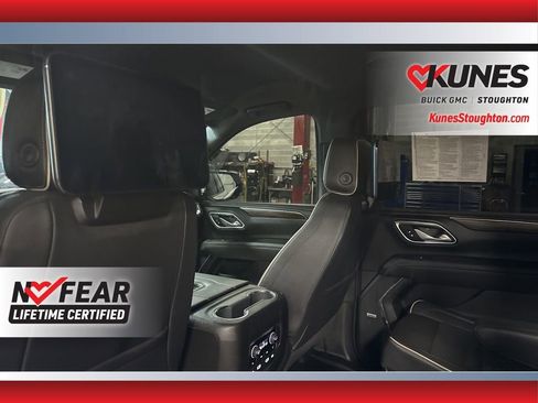 Used 2023 Chevrolet Suburban Premier image 33