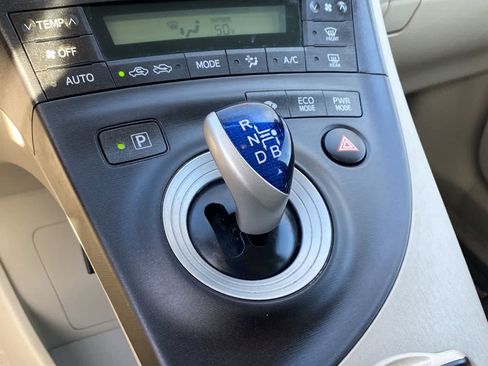 Used 2011 Toyota Prius Three image 32