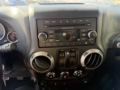 Used 2017 Jeep Wrangler Sport image 18