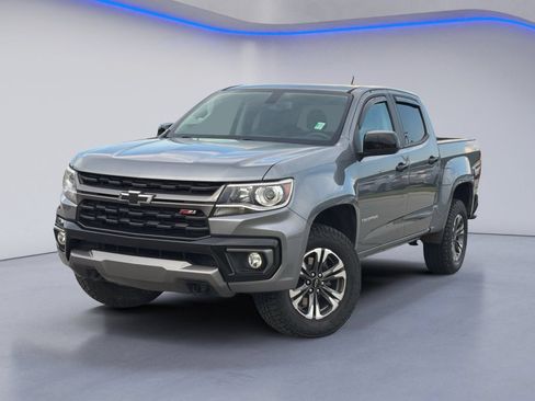 Used 2022 Chevrolet Colorado Z71 AWD/4WD image 2