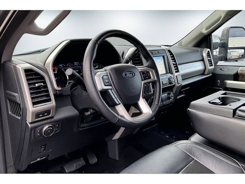 Used 2019 Ford F350 Lariat w/ Lariat Value Package image 17