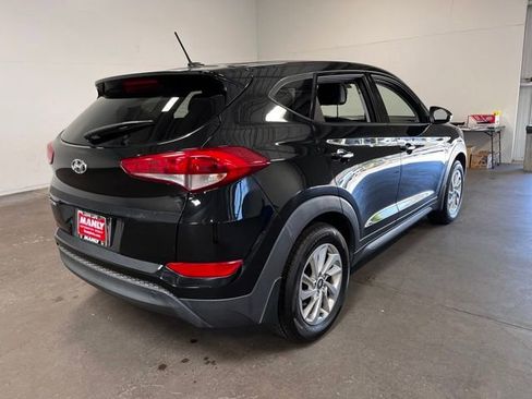 Used 2017 Hyundai Tucson SE FWD image 3