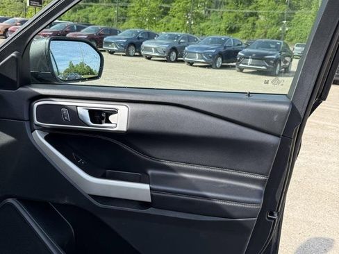 Used 2021 Ford Explorer XLT w/ Equipment Group 202A image 31