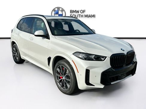 New 2026 BMW X5 sDrive40i w/ M Sport Package RWD image 1