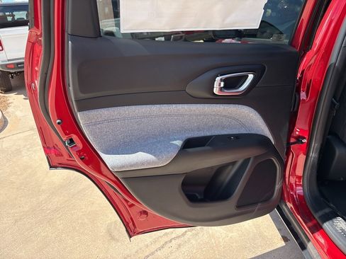 New 2025 Jeep Compass Sport image 17