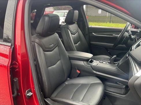 Used 2022 Cadillac XT5 Sportv w/ LPO, ONYX Package AWD/4WD image 9