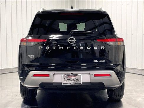 Used 2025 Nissan Pathfinder SL AWD/4WD image 4