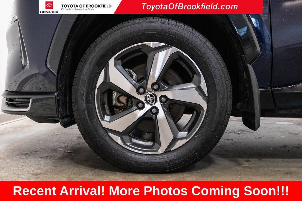 Used 2024 Toyota RAV4 SE w/ Weather & Moonroof Package AWD/4WD image 9