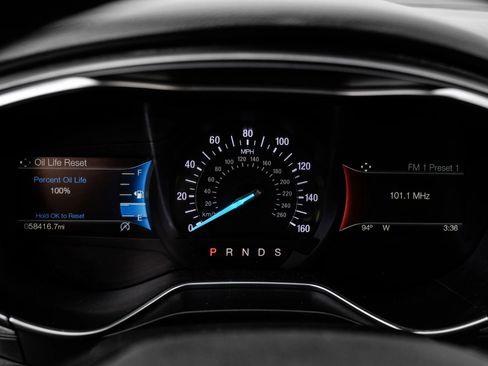 Used 2018 Ford Fusion SE w/ Fusion SE Technology Package FWD image 26