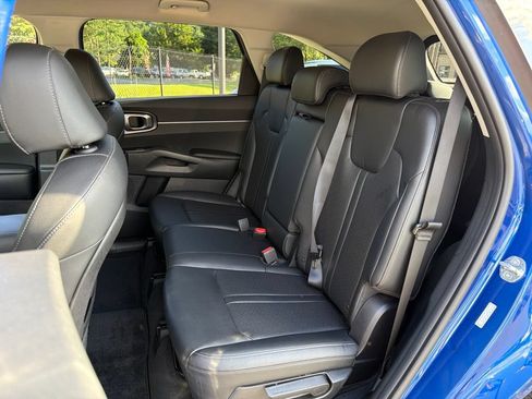 Certified 2022 Kia Sorento S FWD image 17