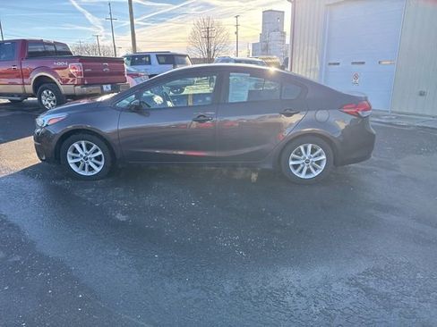 Used 2017 Kia Forte LX w/ LX Popular Package image 6