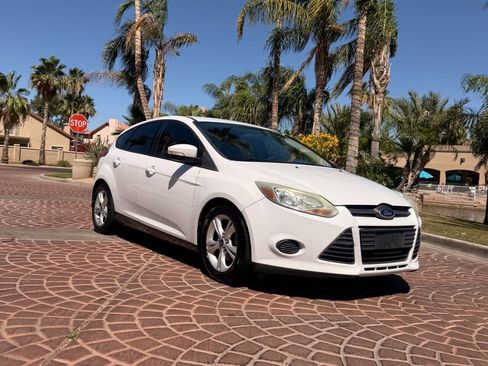 Used 2014 Ford Focus SE FWD image 3