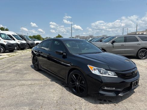 Used 2017 Honda Accord Sport image 3