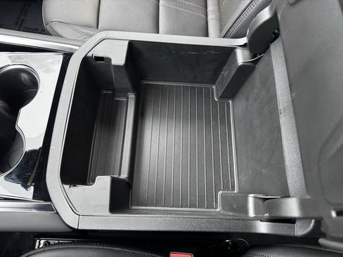 Used 2025 Chevrolet Tahoe High Country image 18