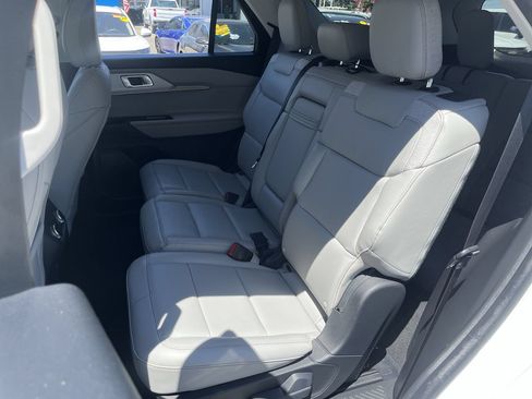 Used 2025 Ford Explorer Active w/ Active Comfort Package AWD/4WD image 22