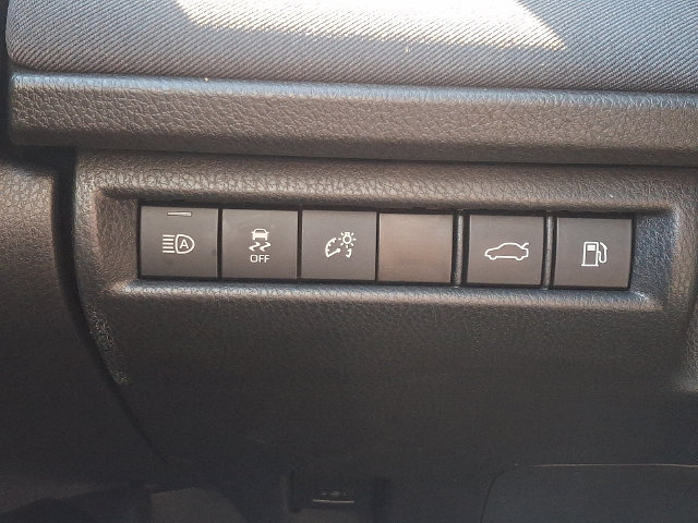 Used 2025 Toyota Camry LE FWD image 21