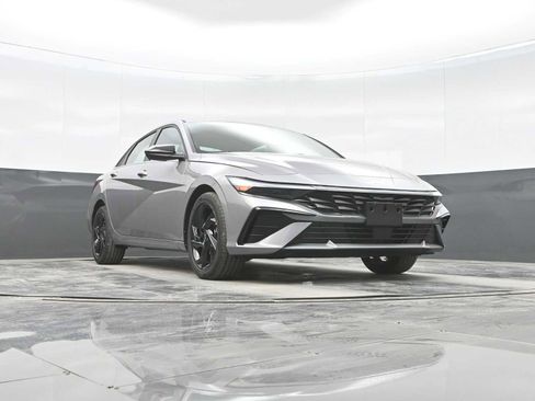 New 2026 Hyundai Elantra SEL Sport Premium image 23