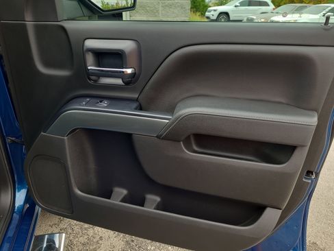 Used 2018 Chevrolet Silverado 1500 LT w/ All Star Edition image 32