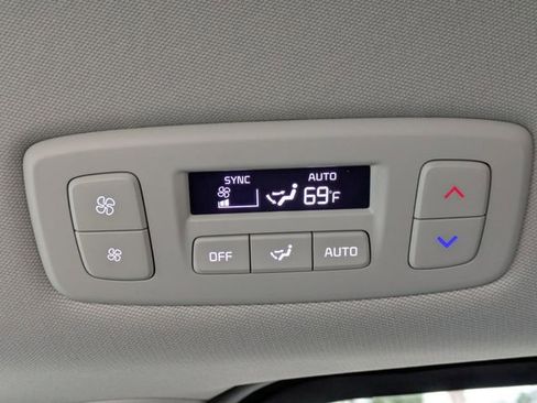 New 2026 Kia Carnival LXS FWD image 16