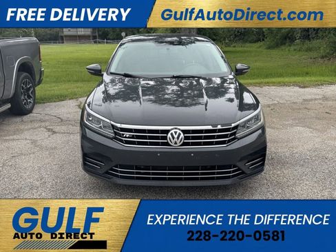 Used 2018 Volkswagen Passat 2.0T R-Line w/ R-Line Lighting Package FWD image 3