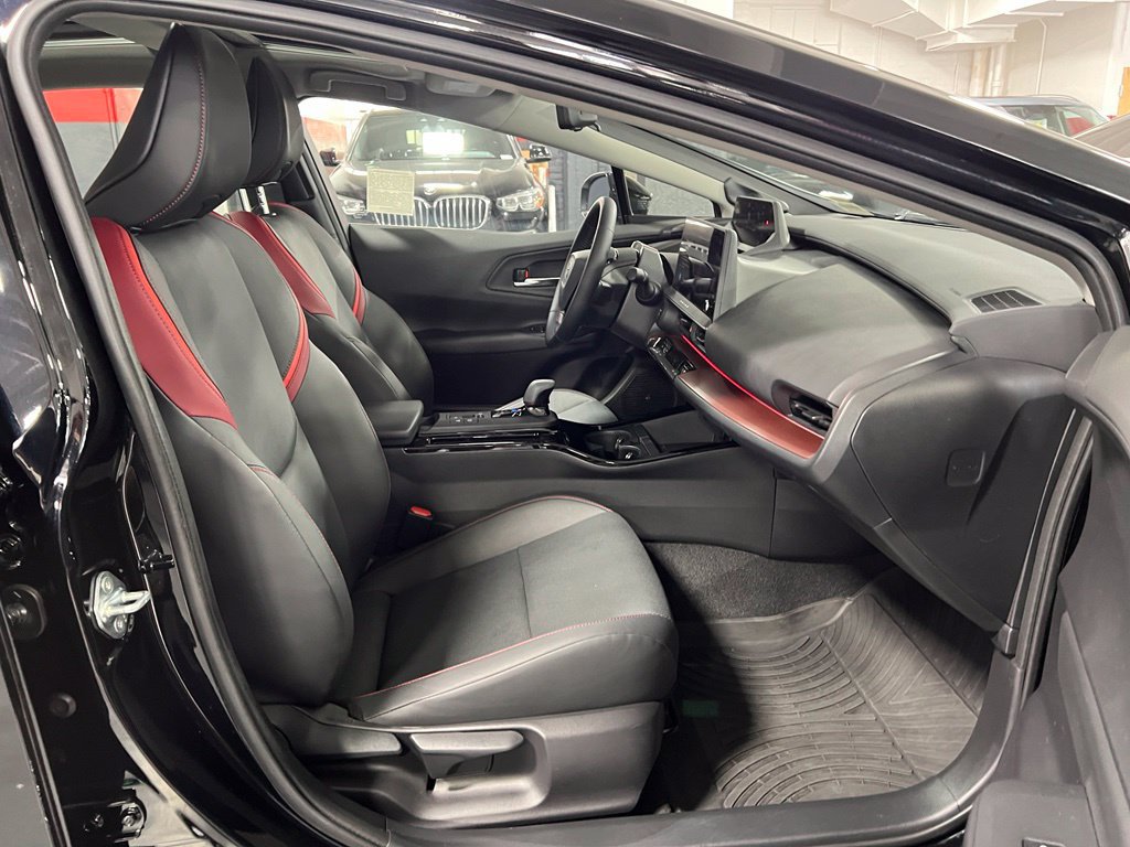 Used 2024 Toyota Prius Prime Premium w/ Advanced Technology Package FWD image 23