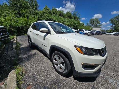Used 2018 Jeep Compass Latitude w/ Popular Equipment Group AWD/4WD image 10