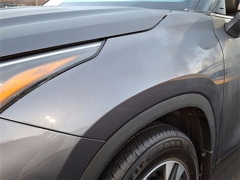 Certified 2023 Toyota Highlander XLE image 10