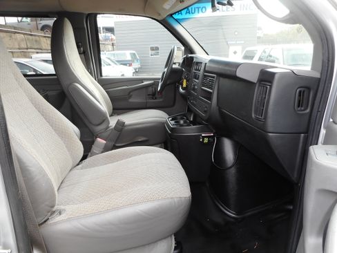 Used 2014 Chevrolet Express 3500 LS RWD image 28