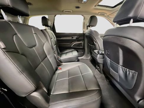Certified 2024 Kia Telluride EX w/ EX Captain's Chair Package FWD image 30