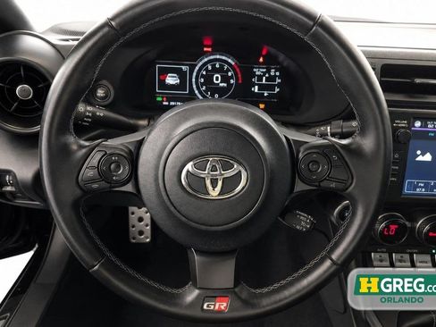 Used 2022 Toyota GR86 Premium RWD image 13