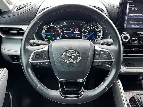 Used 2021 Toyota Highlander Platinum FWD image 25