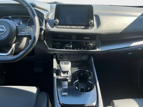 Used 2024 Nissan Rogue SV w/ SV Premium Package FWD image 12