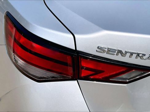 Used 2022 Nissan Sentra SV FWD image 28