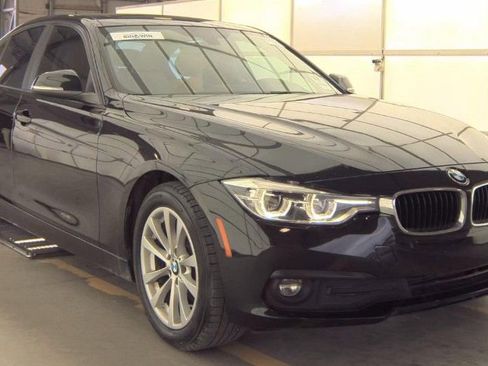 Used 2018 BMW 320i Sedan w/ Convenience Package image 2