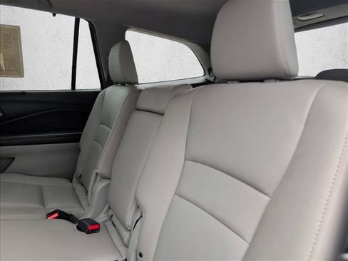 Used 2016 Honda Pilot Touring image 24