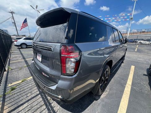Used 2022 Chevrolet Suburban RST w/ Luxury Package AWD/4WD image 4