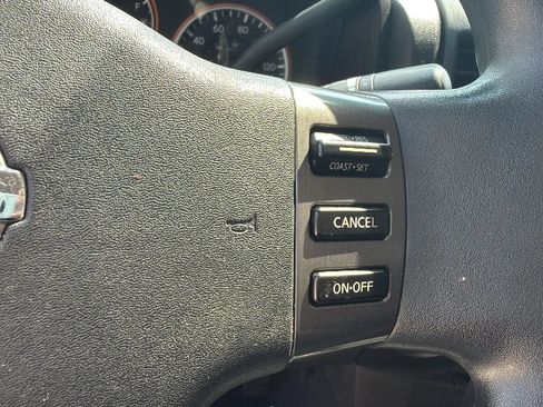 Used 2009 Nissan Titan SE RWD image 17