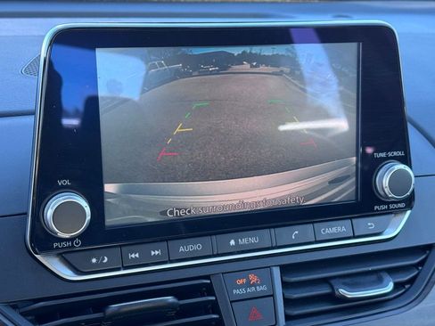 Used 2024 Nissan Altima 2.5 SV image 13