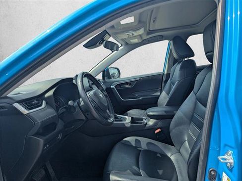 Used 2021 Toyota RAV4 XLE Premium FWD image 12