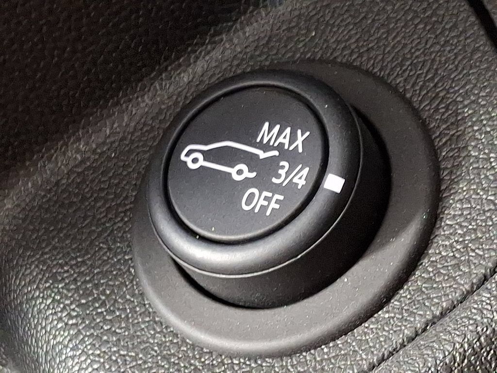 Used 2023 GMC Terrain Denali w/ Denali Premium Package AWD/4WD image 25