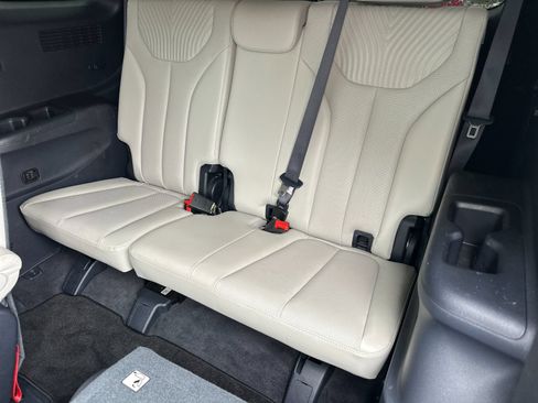 Used 2023 Hyundai Palisade Calligraphy w/ Winter Package FWD image 16