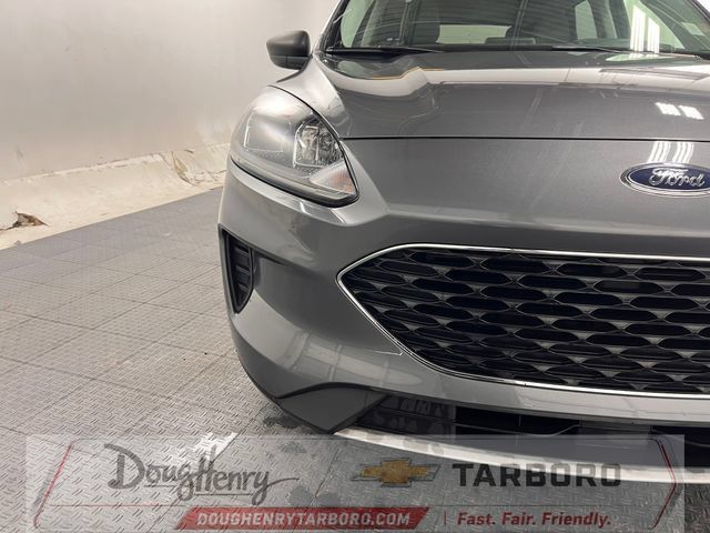Used 2022 Ford Escape SE w/ Convenience Package FWD image 9