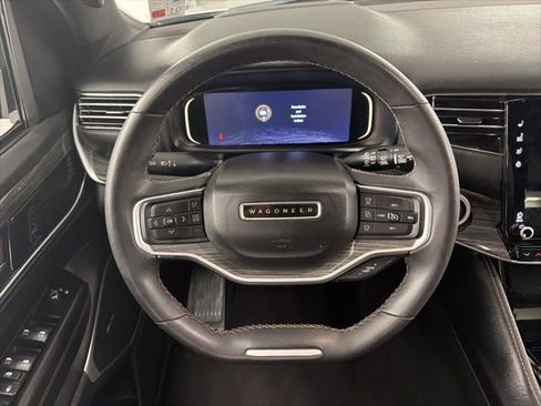 Used 2022 Jeep Wagoneer Series III image 22