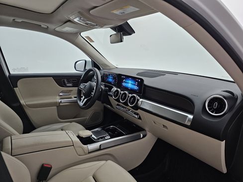 Used 2020 Mercedes-Benz GLB 250 4MATIC image 7