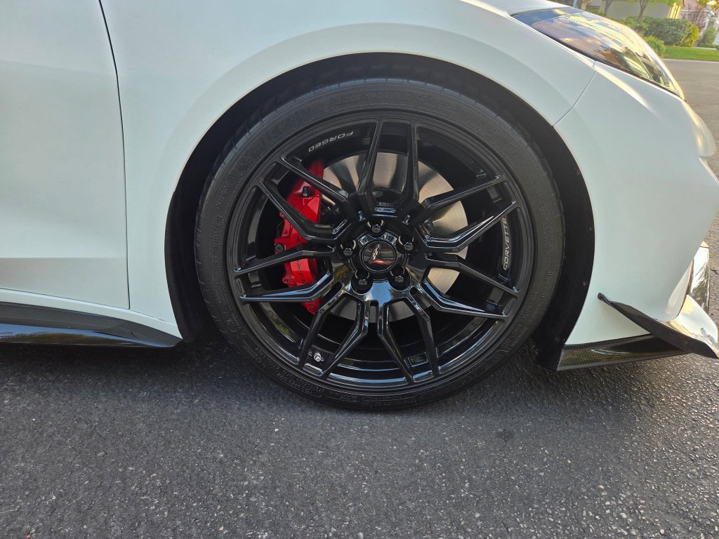 Used 2025 Chevrolet Corvette Z06 RWD image 11