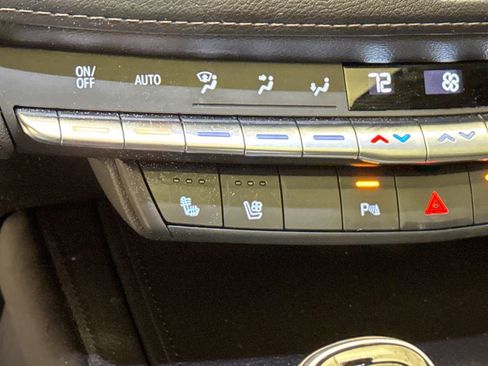 Used 2021 Cadillac XT4 Premium Luxury FWD image 28