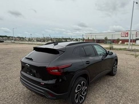 Used 2025 Chevrolet Trax RS w/ Driver Confidence Package FWD image 5