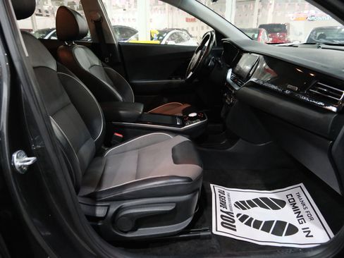 Used 2022 Kia Niro EX w/ Cold Weather Package image 31