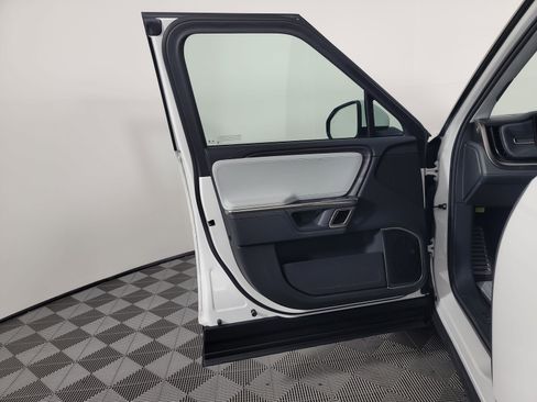 Used 2024 Rivian R1S Adventure image 16