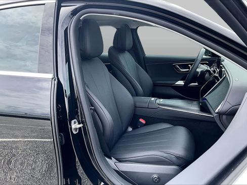 Used 2026 Mercedes-Benz E 450 4MATIC Sedan image 9